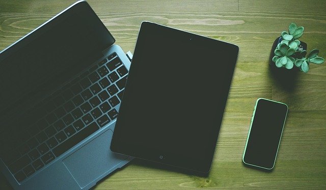 mobil, tablet a notebook.jpg